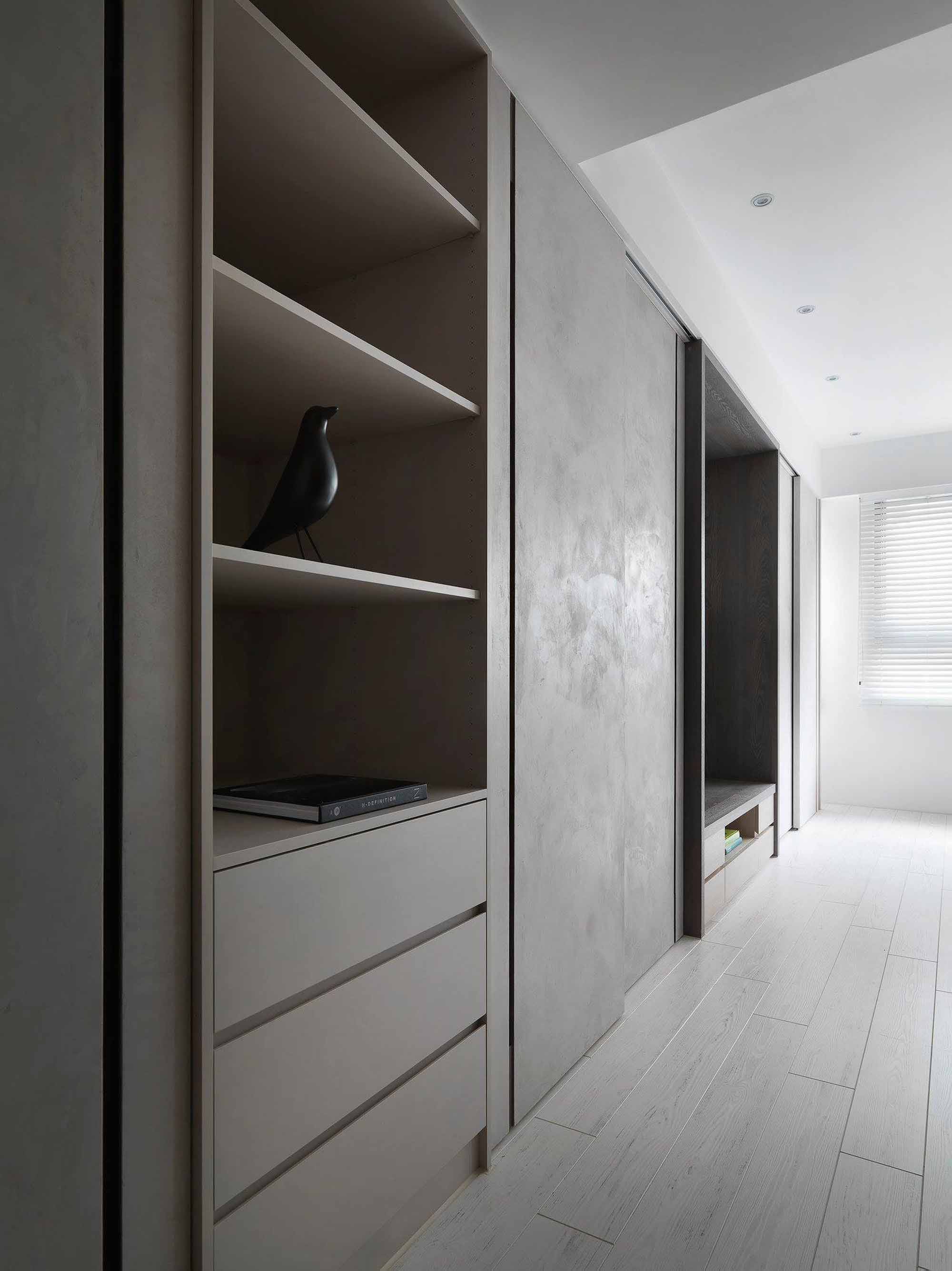 Diseño moderno y minimalista del pasillo en Marbella